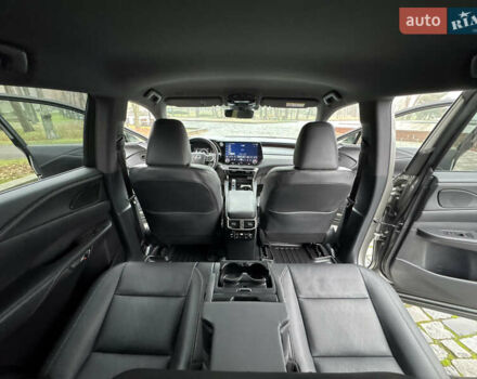 Серый Лексус РХ, объемом двигателя 2.39 л и пробегом 40 тыс. км за 63999 $, фото 50 на Automoto.ua