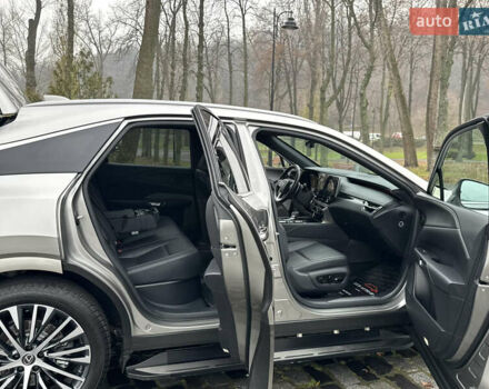 Серый Лексус РХ, объемом двигателя 2.39 л и пробегом 40 тыс. км за 63999 $, фото 53 на Automoto.ua