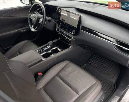 Серый Лексус РХ, объемом двигателя 2.5 л и пробегом 26 тыс. км за 82000 $, фото 25 на Automoto.ua