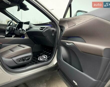 Сірий Лексус РХ, об'ємом двигуна 2.5 л та пробігом 8 тис. км за 95000 $, фото 108 на Automoto.ua