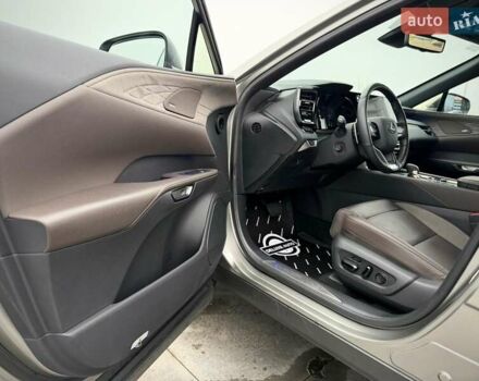 Сірий Лексус РХ, об'ємом двигуна 2.5 л та пробігом 8 тис. км за 95000 $, фото 139 на Automoto.ua