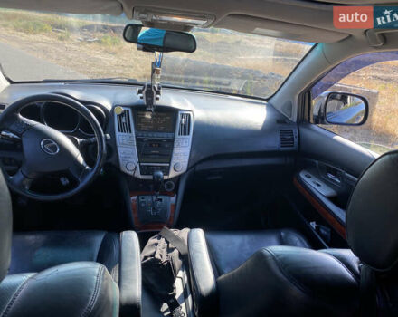 Серый Лексус РХ, объемом двигателя 3 л и пробегом 280 тыс. км за 7800 $, фото 1 на Automoto.ua