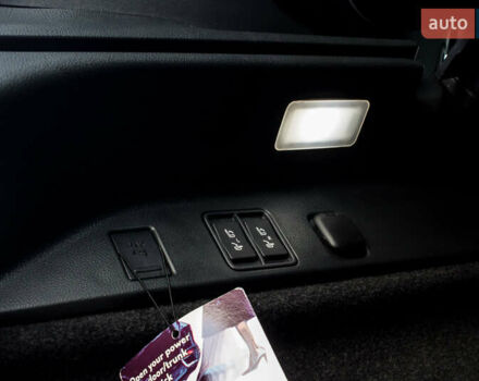 Зелений Лексус РХ, об'ємом двигуна 2.4 л та пробігом 17 тис. км за 63000 $, фото 48 на Automoto.ua