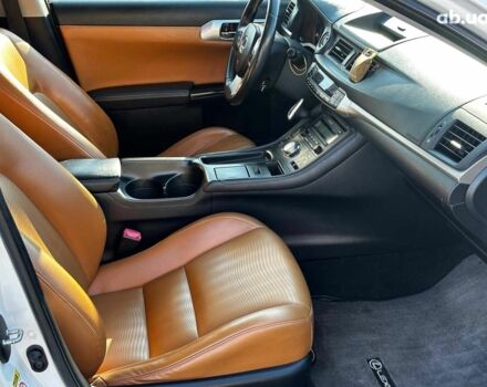 Белый Лексус CT 200h, объемом двигателя 1.8 л и пробегом 270 тыс. км за 12990 $, фото 21 на Automoto.ua