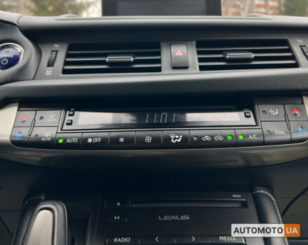 Чорний Лексус CT 200h, об'ємом двигуна 1.8 л та пробігом 69 тис. км за 22600 $, фото 15 на Automoto.ua