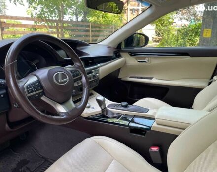 Лексус ES 250 2017 в Киеве на Automoto.ua Черный Лексус ES 250, объемом двигателя 2.5 л и пробегом 166 тыс. км за 25990 $, фото 13 на Automoto.ua