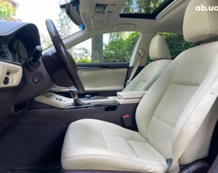 Лексус ES 250 2017 в Киеве на Automoto.ua Черный Лексус ES 250, объемом двигателя 2.5 л и пробегом 166 тыс. км за 25990 $, фото 12 на Automoto.ua