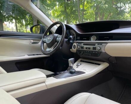 Лексус ES 250 2017 в Киеве на Automoto.ua Черный Лексус ES 250, объемом двигателя 2.5 л и пробегом 166 тыс. км за 25990 $, фото 28 на Automoto.ua