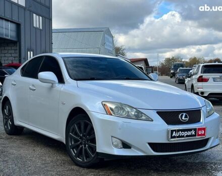 Белый Лексус IS 220, объемом двигателя 2.2 л и пробегом 351 тыс. км за 8990 $, фото 2 на Automoto.ua