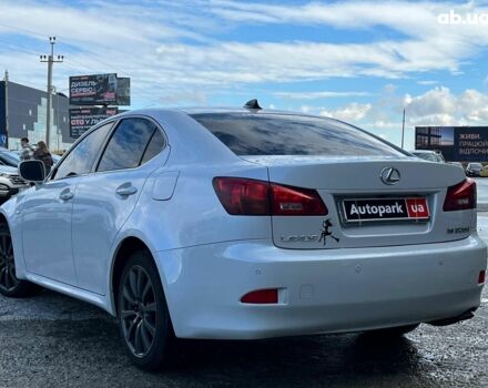 Белый Лексус IS 220, объемом двигателя 2.2 л и пробегом 351 тыс. км за 8990 $, фото 6 на Automoto.ua