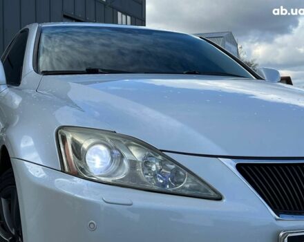 Белый Лексус IS 220, объемом двигателя 2.2 л и пробегом 351 тыс. км за 8990 $, фото 12 на Automoto.ua