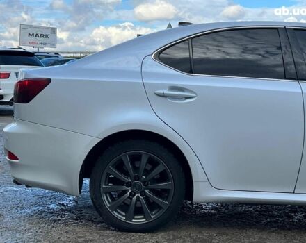 Белый Лексус IS 220, объемом двигателя 2.2 л и пробегом 351 тыс. км за 8990 $, фото 9 на Automoto.ua