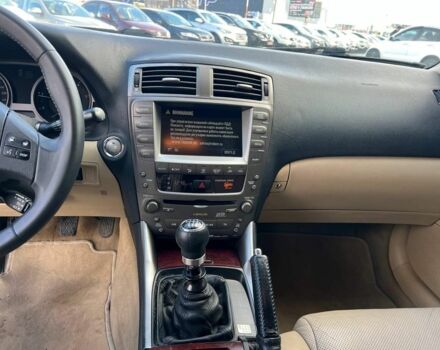 Белый Лексус IS 220, объемом двигателя 2.2 л и пробегом 351 тыс. км за 8990 $, фото 27 на Automoto.ua