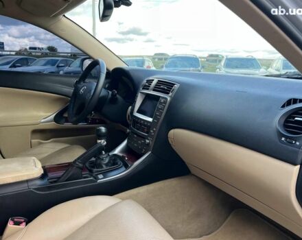 Белый Лексус IS 220, объемом двигателя 2.2 л и пробегом 351 тыс. км за 8990 $, фото 40 на Automoto.ua