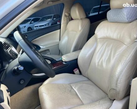 Белый Лексус IS 220, объемом двигателя 2.2 л и пробегом 351 тыс. км за 8990 $, фото 17 на Automoto.ua