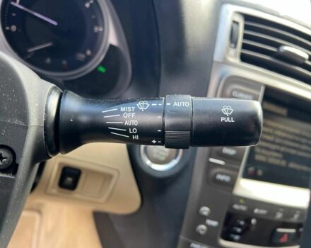 Белый Лексус IS 220, объемом двигателя 2.2 л и пробегом 351 тыс. км за 8990 $, фото 24 на Automoto.ua