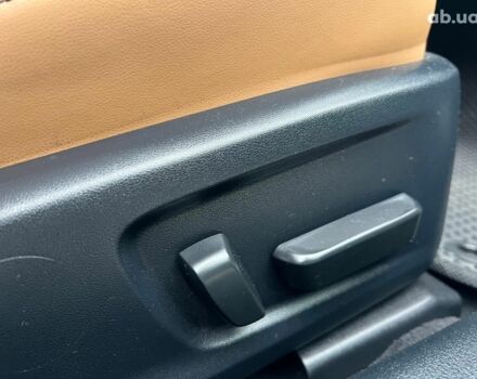 Сірий Лексус IS 300, об'ємом двигуна 2 л та пробігом 55 тис. км за 26490 $, фото 25 на Automoto.ua