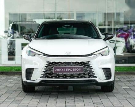 Лексус LBX, объемом двигателя 0 л и пробегом 2 тыс. км за 40506 $, фото 4 на Automoto.ua