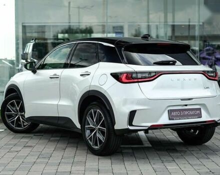 Лексус LBX, объемом двигателя 0 л и пробегом 2 тыс. км за 40506 $, фото 1 на Automoto.ua