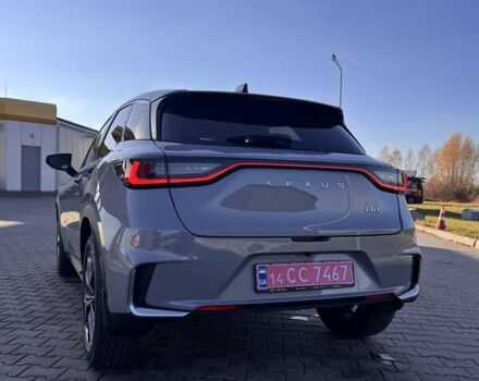 Серый Лексус LBX, объемом двигателя 1.49 л и пробегом 1 тыс. км за 38500 $, фото 1 на Automoto.ua