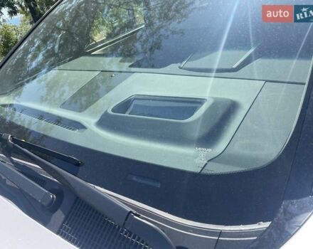 Білий Лексус LM, об'ємом двигуна 2.49 л та пробігом 8 тис. км за 115900 $, фото 1 на Automoto.ua