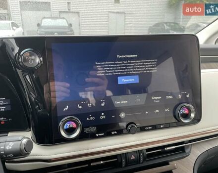 Білий Лексус LM, об'ємом двигуна 2.49 л та пробігом 8 тис. км за 115900 $, фото 3 на Automoto.ua