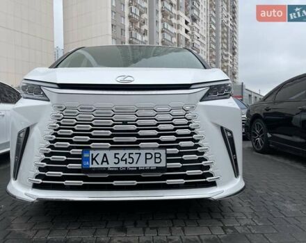 Білий Лексус LM, об'ємом двигуна 2.49 л та пробігом 8 тис. км за 115900 $, фото 17 на Automoto.ua