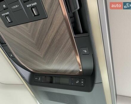 Білий Лексус LM, об'ємом двигуна 2.49 л та пробігом 8 тис. км за 115900 $, фото 11 на Automoto.ua