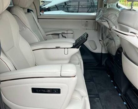 Білий Лексус LM, об'ємом двигуна 2.49 л та пробігом 8 тис. км за 115900 $, фото 9 на Automoto.ua