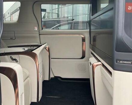 Чорний Лексус LM, об'ємом двигуна 2.39 л та пробігом 55 тис. км за 129537 $, фото 6 на Automoto.ua