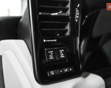 Лексус LM, объемом двигателя 2.49 л и пробегом 0 тыс. км за 118260 $, фото 19 на Automoto.ua