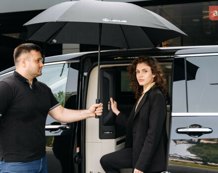 Лексус LM, объемом двигателя 2.49 л и пробегом 0 тыс. км за 141386 $, фото 7 на Automoto.ua