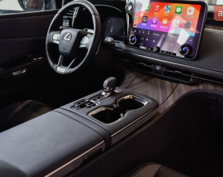 Лексус LM, объемом двигателя 2.49 л и пробегом 0 тыс. км за 121087 $, фото 3 на Automoto.ua