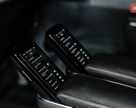 Лексус LM, объемом двигателя 2.49 л и пробегом 0 тыс. км за 118260 $, фото 18 на Automoto.ua