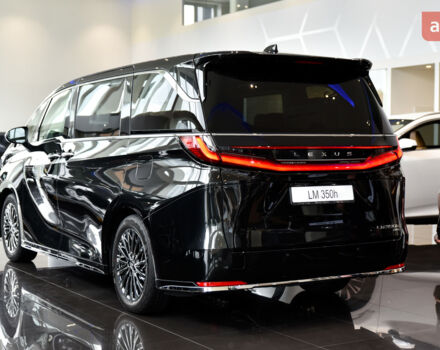 Лексус LM, объемом двигателя 2.49 л и пробегом 0 тыс. км за 121087 $, фото 1 на Automoto.ua