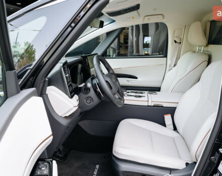 Лексус LM, объемом двигателя 2.49 л и пробегом 0 тыс. км за 141386 $, фото 12 на Automoto.ua