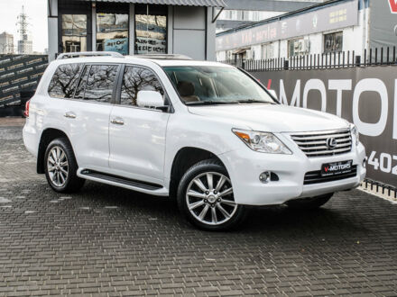Белый Лексус LX 570, объемом двигателя 5.7 л и пробегом 149 тыс. км за 45555 $, фото 1 на Automoto.ua
