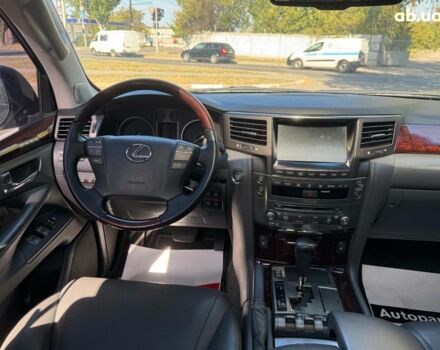 Черный Лексус LX 570, объемом двигателя 57 л и пробегом 153 тыс. км за 25490 $, фото 38 на Automoto.ua