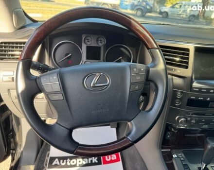 Черный Лексус LX 570, объемом двигателя 57 л и пробегом 153 тыс. км за 25490 $, фото 52 на Automoto.ua
