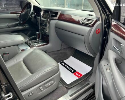 Черный Лексус LX 570, объемом двигателя 57 л и пробегом 153 тыс. км за 25490 $, фото 34 на Automoto.ua