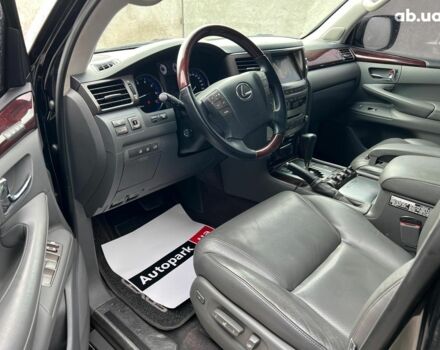 Черный Лексус LX 570, объемом двигателя 57 л и пробегом 153 тыс. км за 25490 $, фото 28 на Automoto.ua