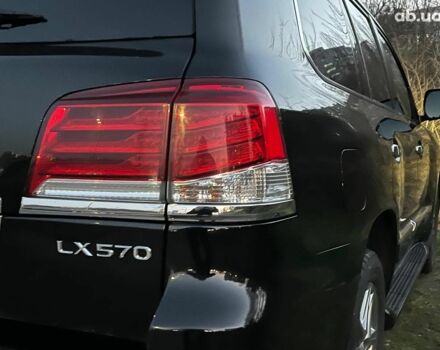 Черный Лексус LX 570, объемом двигателя 5.7 л и пробегом 192 тыс. км за 33990 $, фото 6 на Automoto.ua