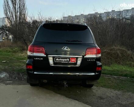 Черный Лексус LX 570, объемом двигателя 5.7 л и пробегом 192 тыс. км за 33990 $, фото 5 на Automoto.ua