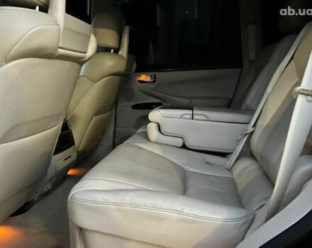 Черный Лексус LX 570, объемом двигателя 5.7 л и пробегом 192 тыс. км за 33990 $, фото 16 на Automoto.ua