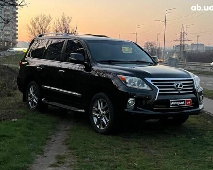 Черный Лексус LX 570, объемом двигателя 5.7 л и пробегом 192 тыс. км за 33990 $, фото 2 на Automoto.ua