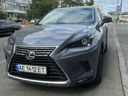 Сірий Лексус NX 200, об'ємом двигуна 2 л та пробігом 61 тис. км за 34800 $, фото 1 на Automoto.ua