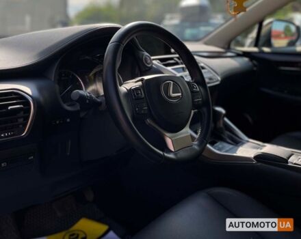 Сірий Лексус NX 300, об'ємом двигуна 2 л та пробігом 33 тис. км за 32600 $, фото 7 на Automoto.ua
