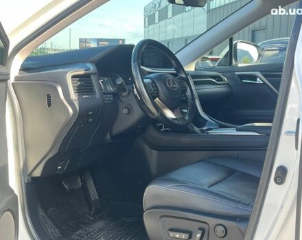 Білий Лексус RX 300, об'ємом двигуна 2 л та пробігом 104 тис. км за 47740 $, фото 2 на Automoto.ua