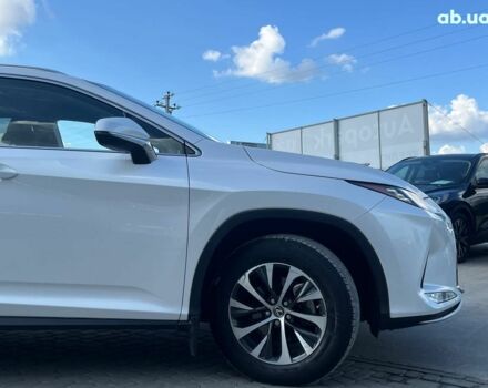 Білий Лексус RX 300, об'ємом двигуна 2 л та пробігом 104 тис. км за 47740 $, фото 9 на Automoto.ua