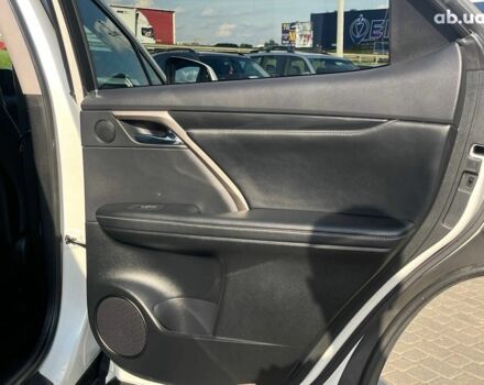 Білий Лексус RX 300, об'ємом двигуна 2 л та пробігом 104 тис. км за 47740 $, фото 21 на Automoto.ua